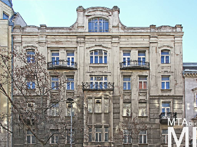 IMG_1725_Alkotmány u. 27_homlokzat.jpg