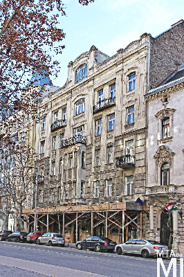 IMG_1724_Alkotmány u. 27_homlokzat.jpg