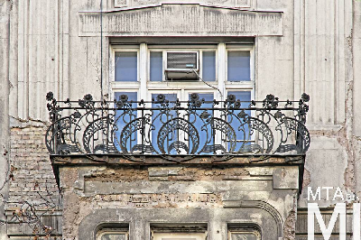 IMG_1734_Alkotmány u. 27_homlokzatrészlet.jpg