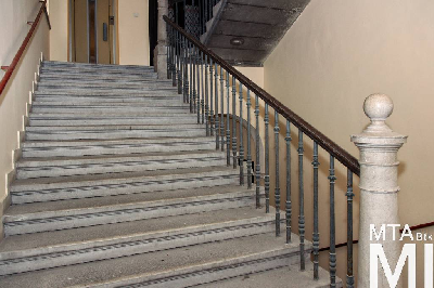 IMG_6663_Alkotmány u. 31_lépcsőház.jpg