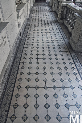 IMG_6678_Alkotmány u. 31_udvari_homlokzat_folyosó_részlet.jpg