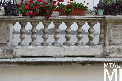 IMG_6668_Alkotmány u. 31_udvari_homlokzat_részlet.jpg