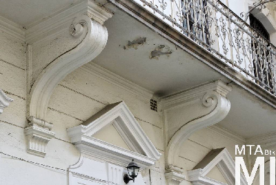 IMG_6669_Alkotmány u. 31_udvari_homlokzat_részlet.jpg