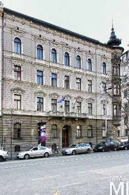 IMG_0281_Alkotmány u. 3_homlokzat.jpg