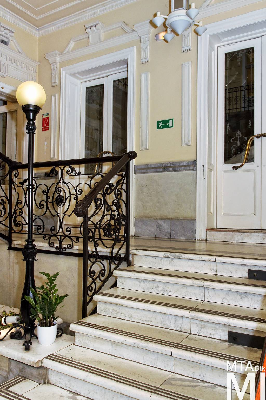 IMG_0269_Alkotmány u. 3_lépcsőház.jpg