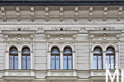 IMG_0232_Alkotmány u. 3_homlokzat_részlet.jpg