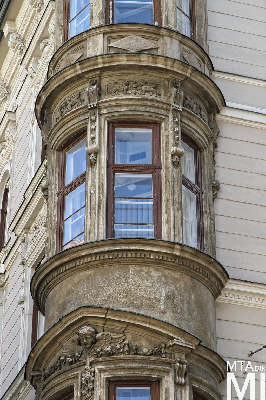 IMG_6780_Alkotmány u. 3_homlokzat_részlet.jpg