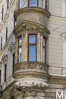 IMG_6779_Alkotmány u. 3_homlokzat_részlet.jpg