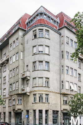 IMG_6155_Alkotmány u. 4_homlokzat.jpg