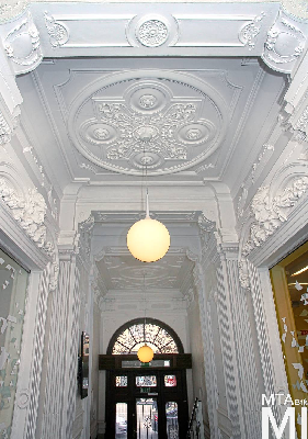 IMG_0186_Alkotmány u. 5_kapualj.jpg