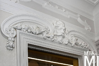 IMG_0188_Alkotmány u. 5_kapualj.jpg