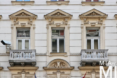 IMG_0222_Alkotmány u. 5_homlokzat_részlet.jpg