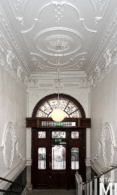 IMG_0189_Alkotmány u. 5_kapualj.jpg