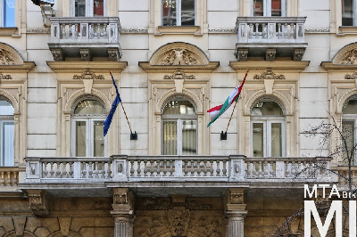 IMG_0224_Alkotmány u. 5_homlokzat_részlet.jpg