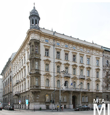 IMG_0220_Alkotmány u. 5_homlokzat.jpg