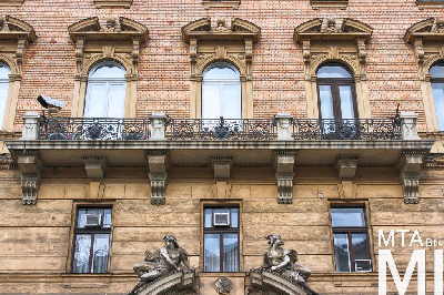 IMG_1011_Alkotmány u. 6_homlokzat_részlet.jpg