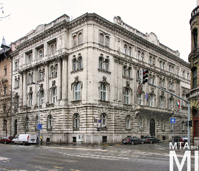 IMG_1031_Alkotmány u. 8_homlokzat.jpg