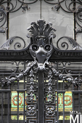 IMG_5714_Alkotmány u. 8_Szemere utcai homlokzat_kapu_részlet.jpg