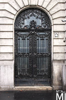 IMG_1029_Alkotmány u. 8_Alkotmány utcai homlokzat_kapu.jpg