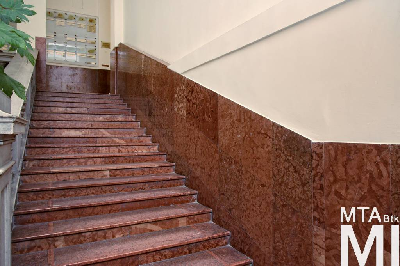 IMG_2412_Alkotmány u. 9-11_lépcsőház.jpg