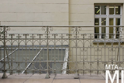 IMG_2349_Alkotmány u. 9-11_udvar.jpg