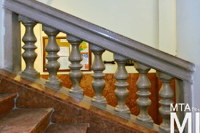 IMG_2325_Alkotmány u. 9-11_lépcsőház.jpg