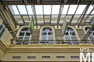 IMG_2354_Alkotmány u. 9-11_udvar.jpg