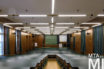 IMG_2363_Alkotmány u. 9-11_előadóterem.jpg