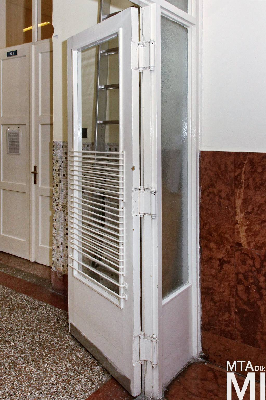 IMG_2402_Alkotmány u. 9-11_folyosó.jpg