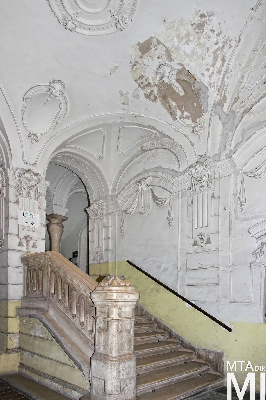 IMG_6495_Alkotmány u. 10_kapualj.jpg