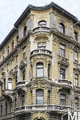 IMG_7496_Alkotmány u. 10_homlokzatrészlet.jpg