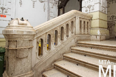 IMG_6501_Alkotmány u. 10_kapualj.jpg