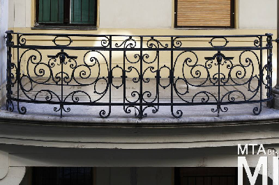 IMG_6525_Alkotmány u. 10_udvari homlokzat_részlet.jpg