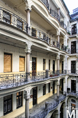 IMG_6524_Alkotmány u. 10_udvari homlokzat_részlet.jpg