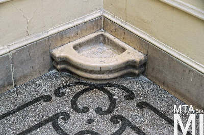 IMG_6513_Alkotmány u. 10_lépcsőház.jpg