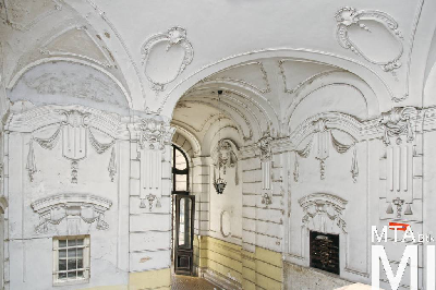 IMG_6502_Alkotmány u. 10_kapualj.jpg