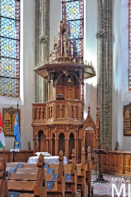 IMG_8730_Alkotmány u. 12_templombelső.jpg