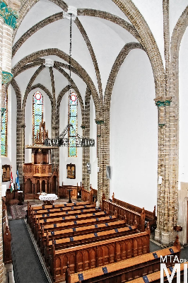 IMG_8653_Alkotmány u. 12_templombelső.jpg