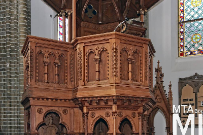 IMG_8684_Alkotmány u. 12_templombelső.jpg