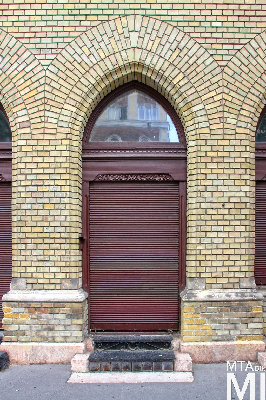 IMG_6246_Alkotmány u. 12_homlokzatrészlet.jpg