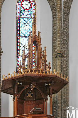 IMG_8694_Alkotmány u. 12_templombelső.jpg