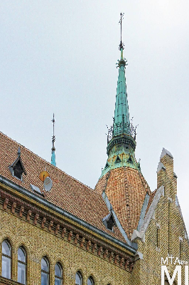 IMG_6238_Alkotmány u. 12_homlokzatrészlet.jpg