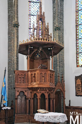 IMG_8692_Alkotmány u. 12_templombelső.jpg