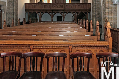 IMG_8674_Alkotmány u. 12_templombelső.jpg