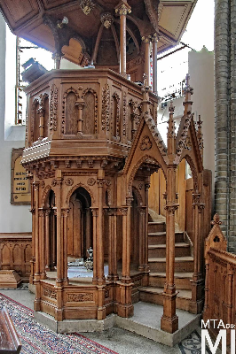 IMG_8715_Alkotmány u. 12_templombelső.jpg