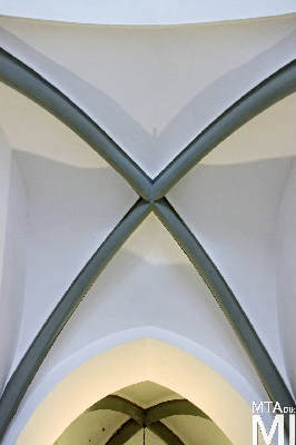 IMG_8834_Alkotmány u. 12_belső.jpg