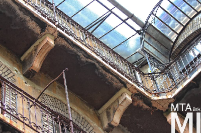 IMG_8864_Alkotmány u. 12_udvari homlokzat_részlet.jpg