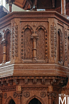 IMG_8713_Alkotmány u. 12_templombelső.jpg