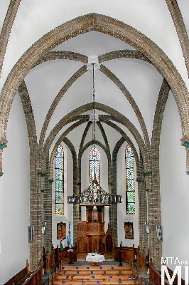 IMG_8662_Alkotmány u. 12_templombelső.jpg